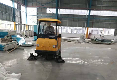 安徽凤阳县凤阳硅谷智能有限公司中型工业扫地车MN-E800W案例
