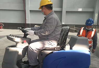 苏州吴江光大环保驾驶式洗地机MN-V8案例