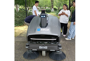 盈峰环境科技集团智能巡扫机器人A